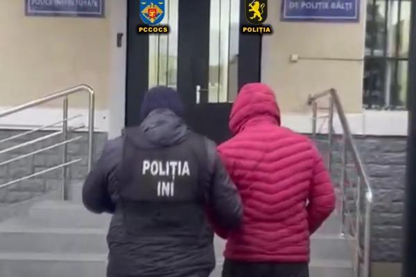Doi bărbați din nordul țării – reținuți de ofițerii INI pentru comercializarea drogurilor.
