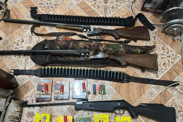 Percheziții la Cahul. Au fost ridicate arme și muniții.