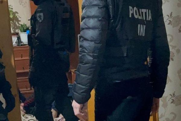 Captură de hașiș și marijuana în valoare de circa 100.000 de lei, ridicată de ofițerii INI.