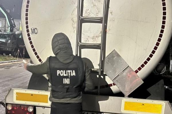 Contrabandă cu mărfuri accizate în sudul țării: circa 100 de tone de alcool etilic ridicate de polițiști.