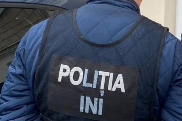 Reținut fiind suspectat pentru escrocherie