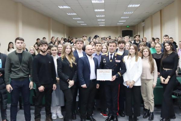 Șeful Poliției Naționale – invitat special la conferința cu genericul „Scutul legii: Provocările și misiunea poliției în era modernă”, organizată de Asociația Studenților în Drept a USM.
