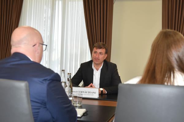 Intensificarea cooperării polițienești și îmbunătățirea relațiilor bilaterale pe agenda discuțiilor dintre șeful Poliției Naționale și șeful adjunct al Misiunii Diplomatice Australiene în Republica Moldova cu sediul la Kiev.