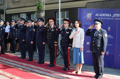 O nouă generație de polițiști își încep parcursul profesional în cadrul Poliției Naționale.