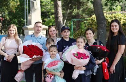 O nouă generație de polițiști își încep parcursul profesional în cadrul Poliției Naționale.