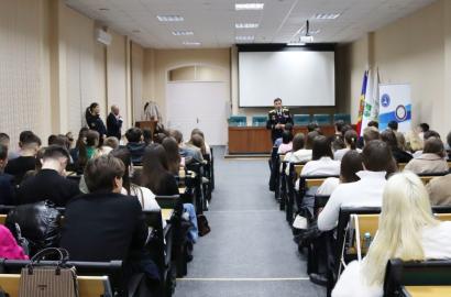 Șeful Poliției Naționale – invitat special la conferința cu genericul „Scutul legii: Provocările și misiunea poliției în era modernă”, organizată de Asociația Studenților în Drept a USM.