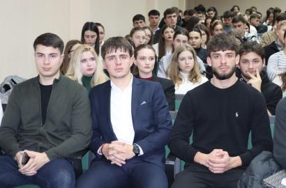 Șeful Poliției Naționale – invitat special la conferința cu genericul „Scutul legii: Provocările și misiunea poliției în era modernă”, organizată de Asociația Studenților în Drept a USM.